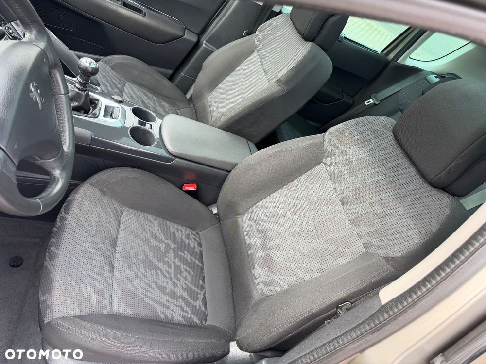 Peugeot 3008 HDi 115 Allure - 27