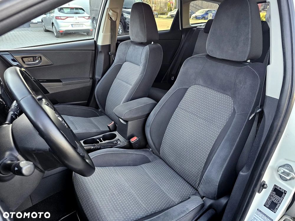 Toyota Auris Hybrid 135 Prestige - 19