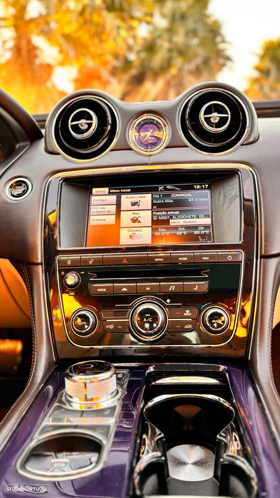 Jaguar XJ 3.0 D V6 Premium Luxury - 28