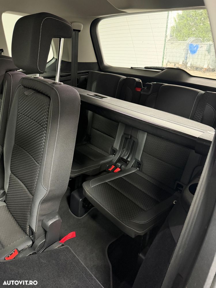Volkswagen Touran 2.0 TDI SCR DSG ACTIVE - 17