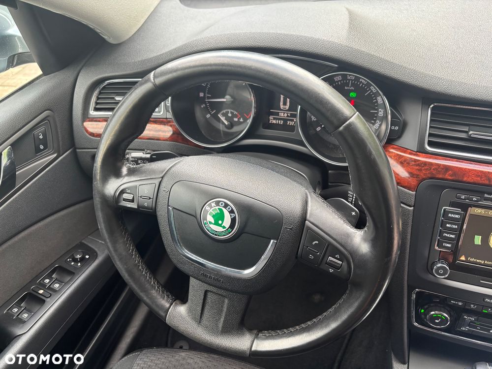 Skoda Superb 2.0 TDI Elegance DSG - 25