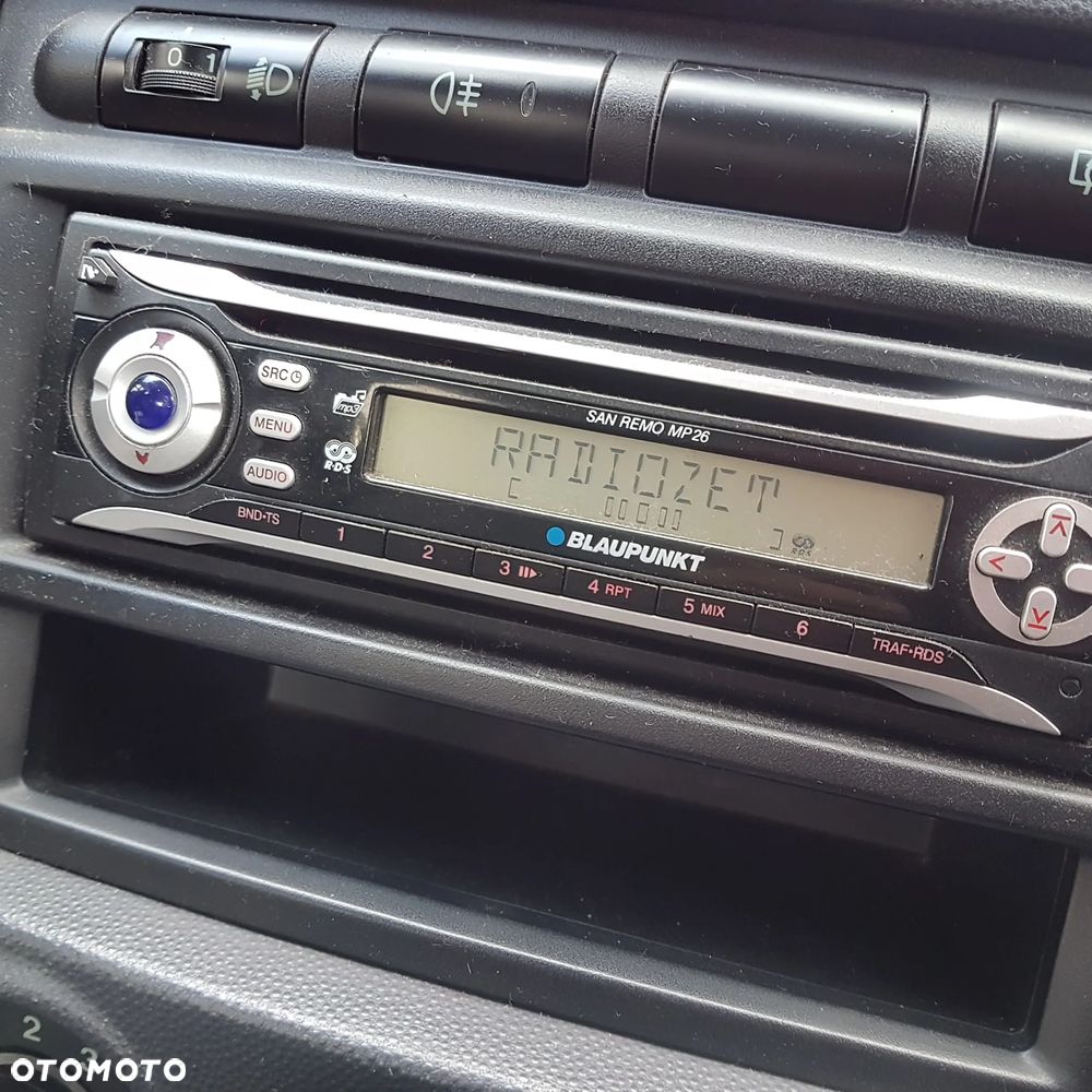 Radio samochodowe Blaupunkt San Remo MP26 RDS FM 30 stacji CD MP3 - 2