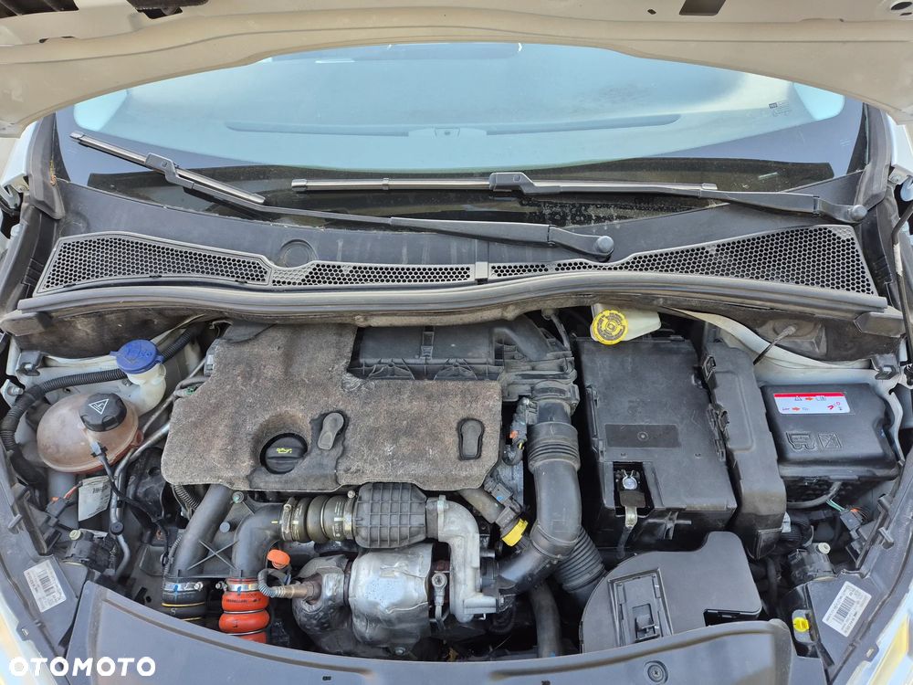 Peugeot 208 e-HDi 92 Stop&Start Allure - 15