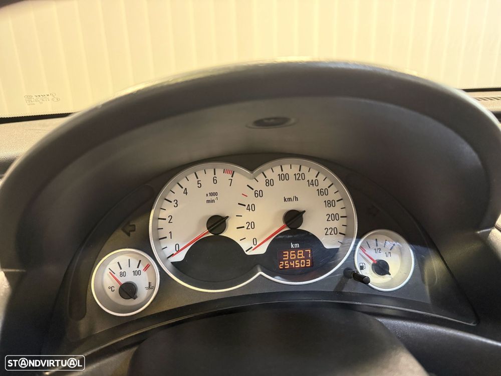 Opel Corsa 1.2 16V On - 2