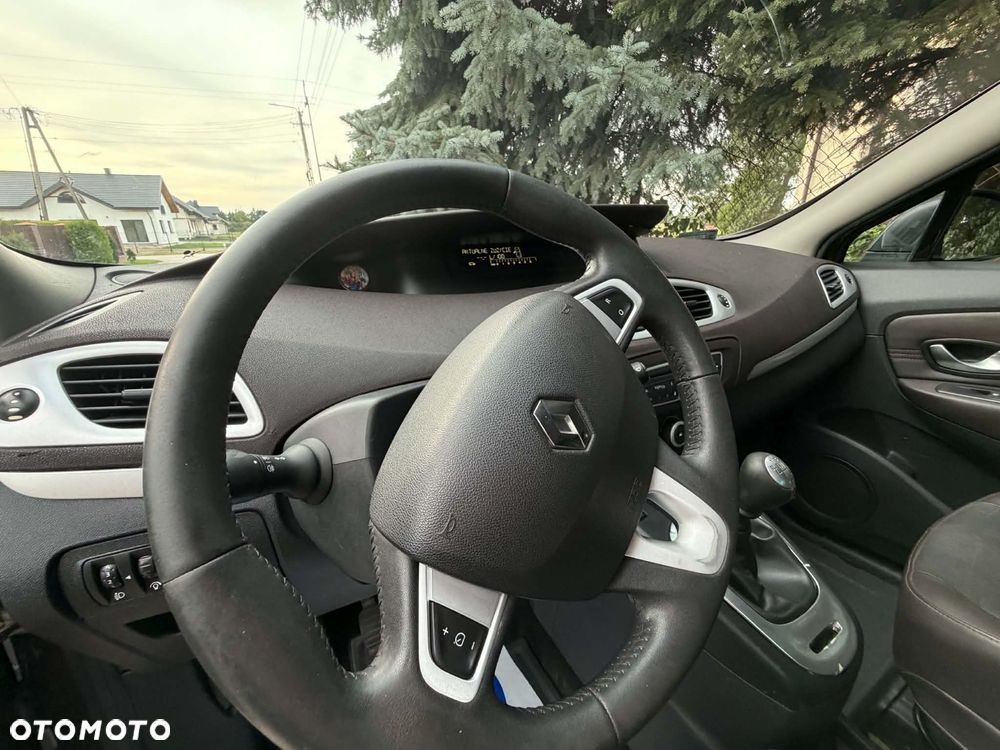 Renault Scenic - 11