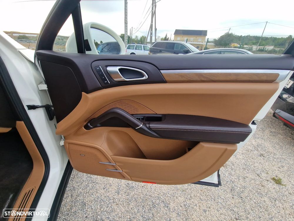 Porsche Cayenne - 20