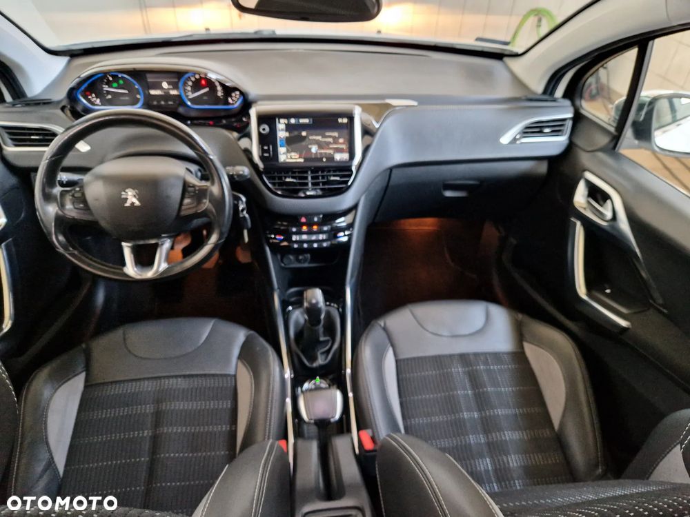 Peugeot 2008 1.6 e-HDi Allure S&S - 9