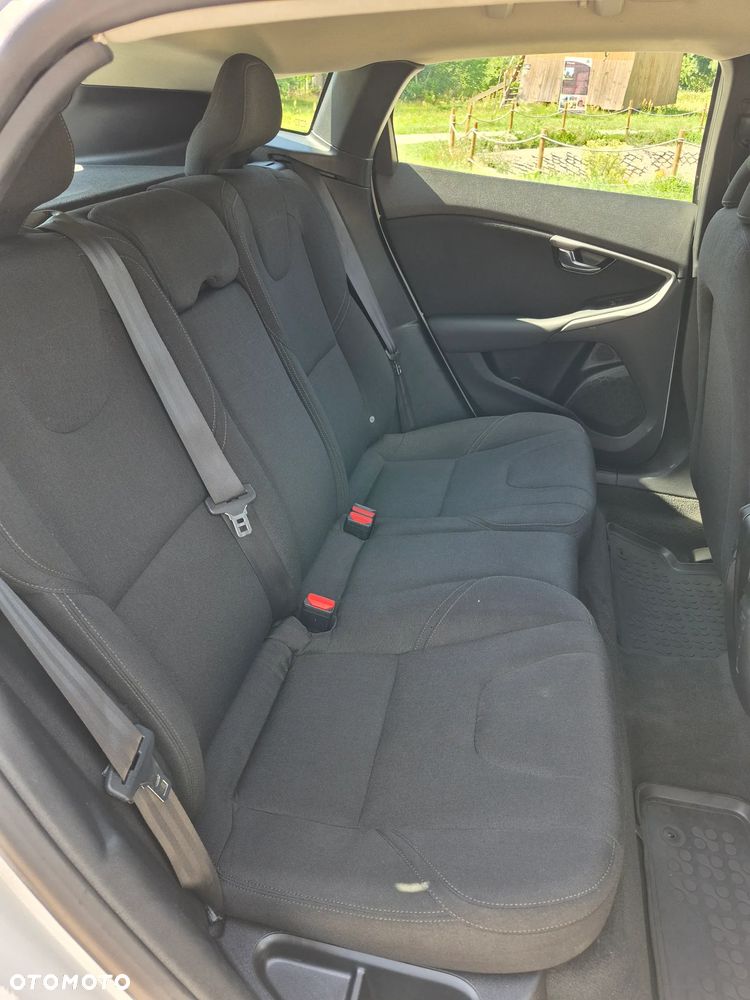 Volvo V40 D2 Momentum - 27