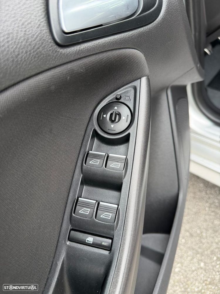 Ford Focus SW 1.0 EcoBoost MHEV ST-Line - 17