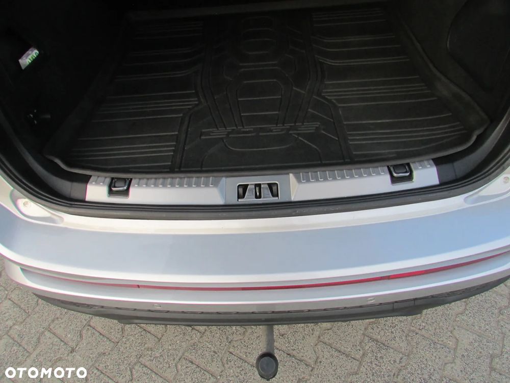 Ford Edge 2.0 TDCi 4x4 ST-LINE - 24