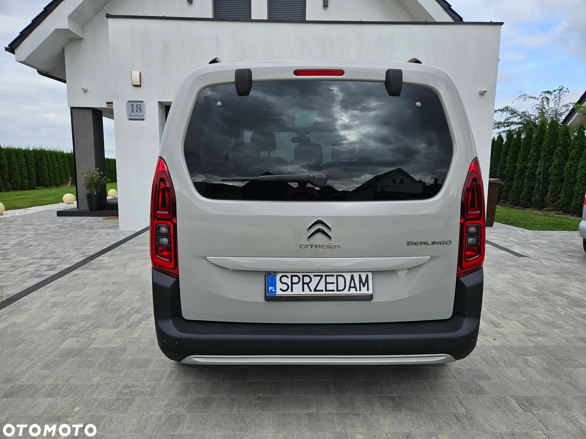 Citroën Berlingo M PureTech 130 EAT8 SHINE - 4