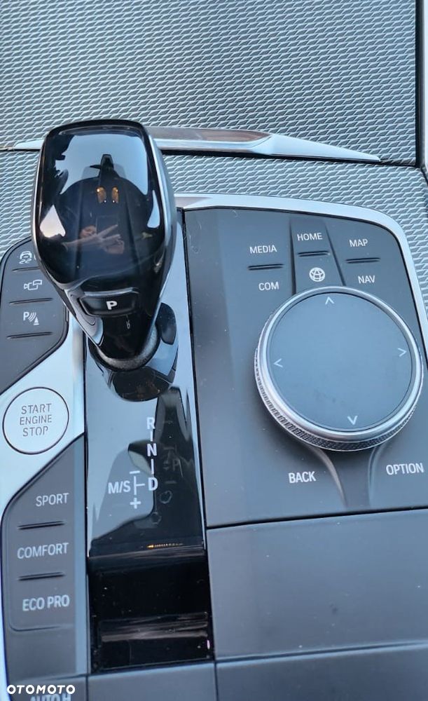 BMW Seria 3 320d xDrive mHEV - 19