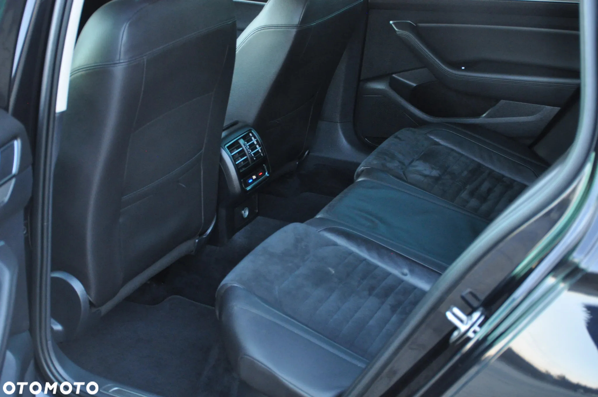 Volkswagen Passat - 23