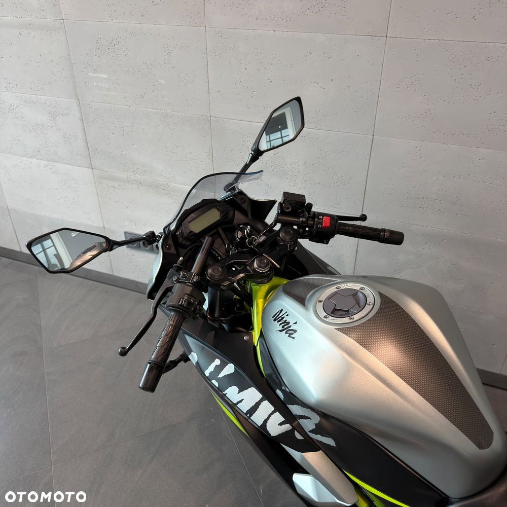 Kawasaki Ninja - 12