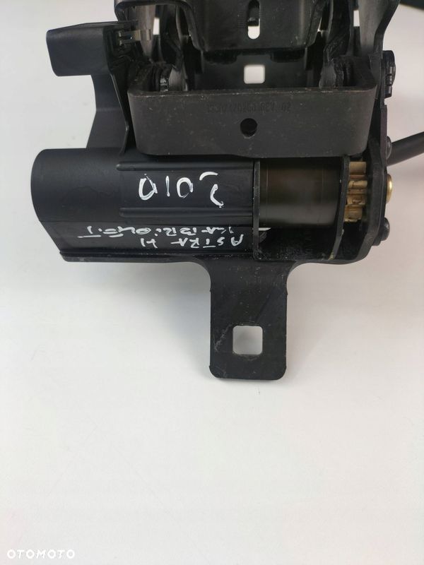 ZAMEK KLAPY TYLNEJ OPEL ASTRA H - 4