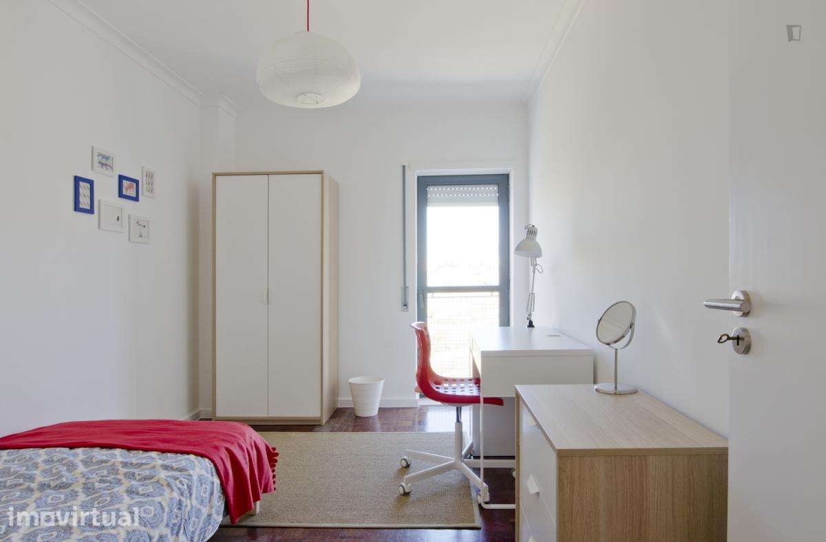 Quarto - localizado em Bela Vista Lisbon - Grande imagem: 3/22