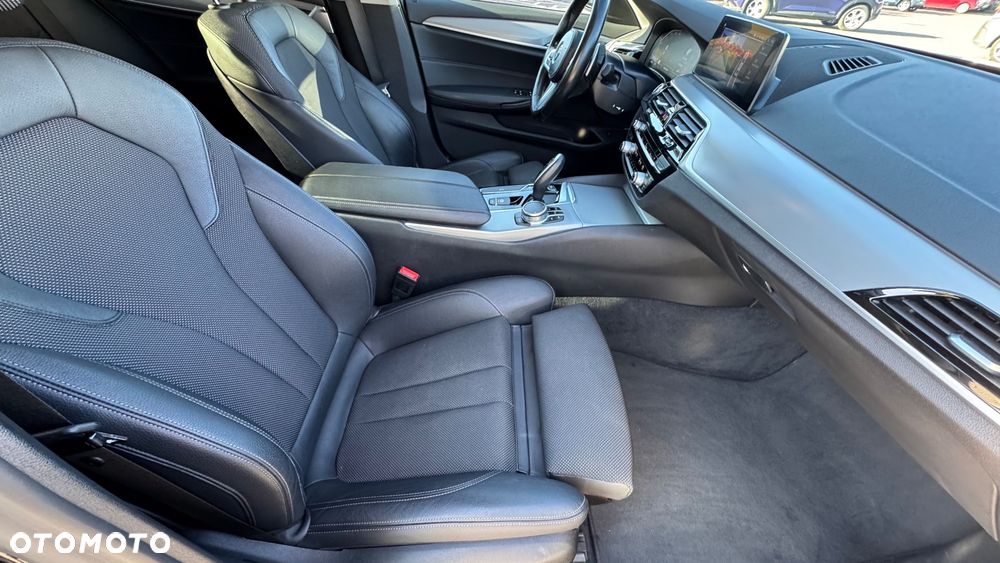 BMW Seria 5 520d xDrive MHEV Sport Line sport - 13