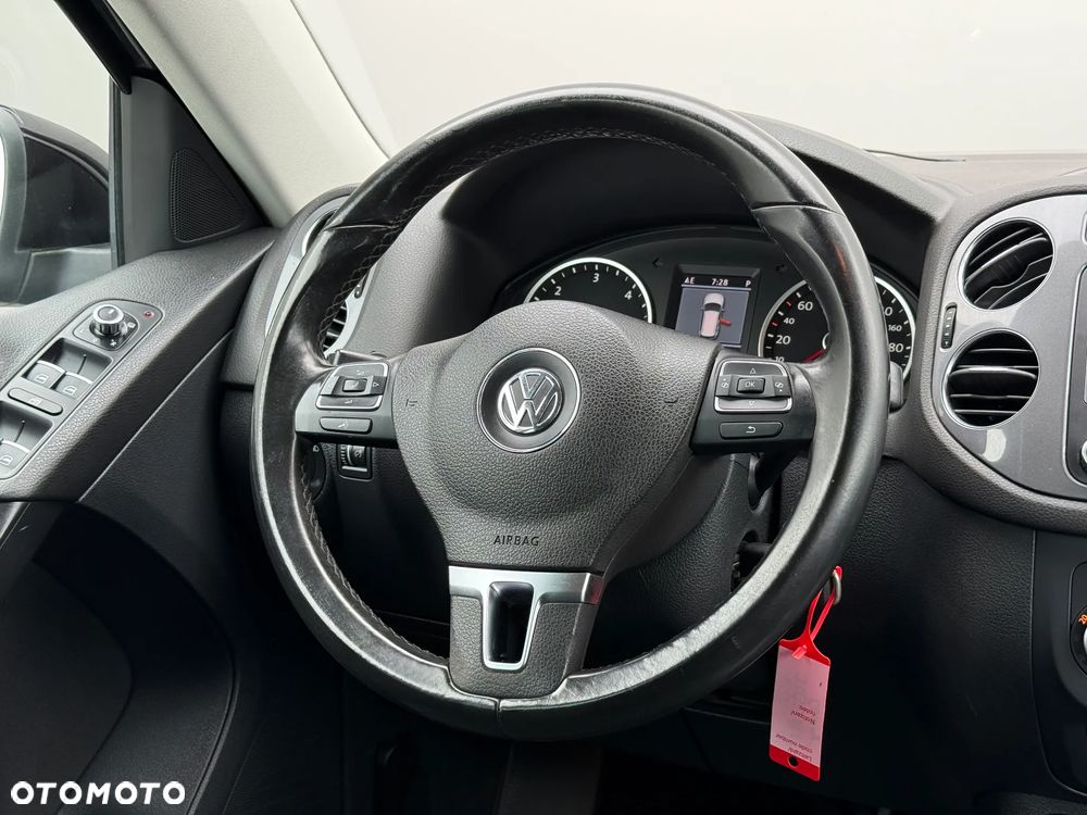 Volkswagen Tiguan - 16