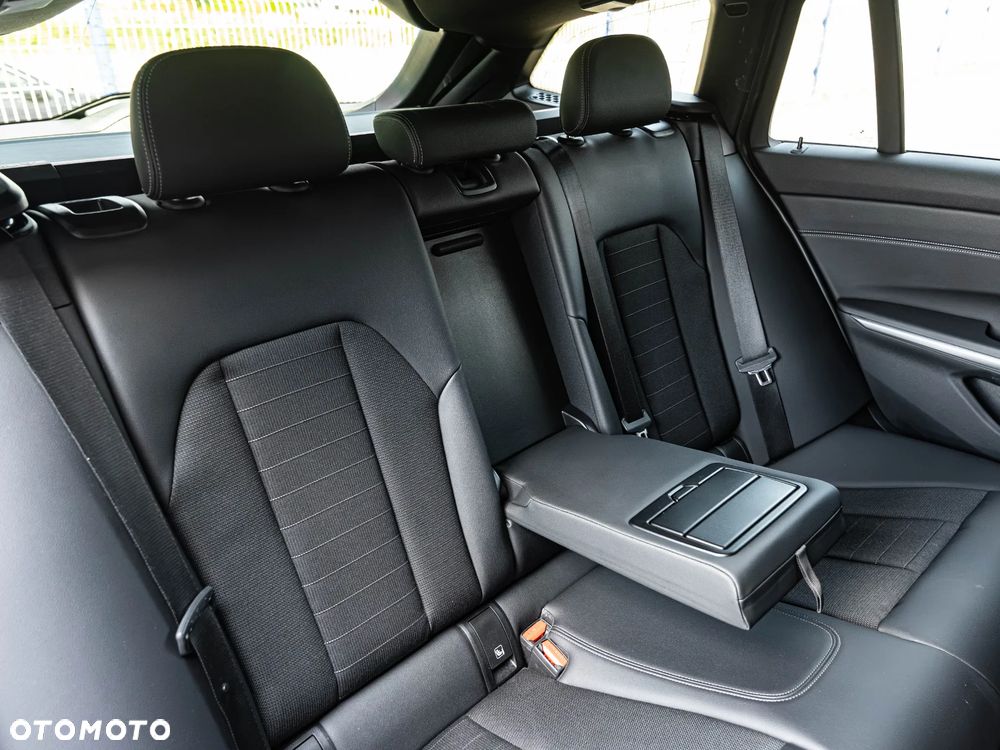 BMW Seria 3 320d Sport Line Shadow - 26