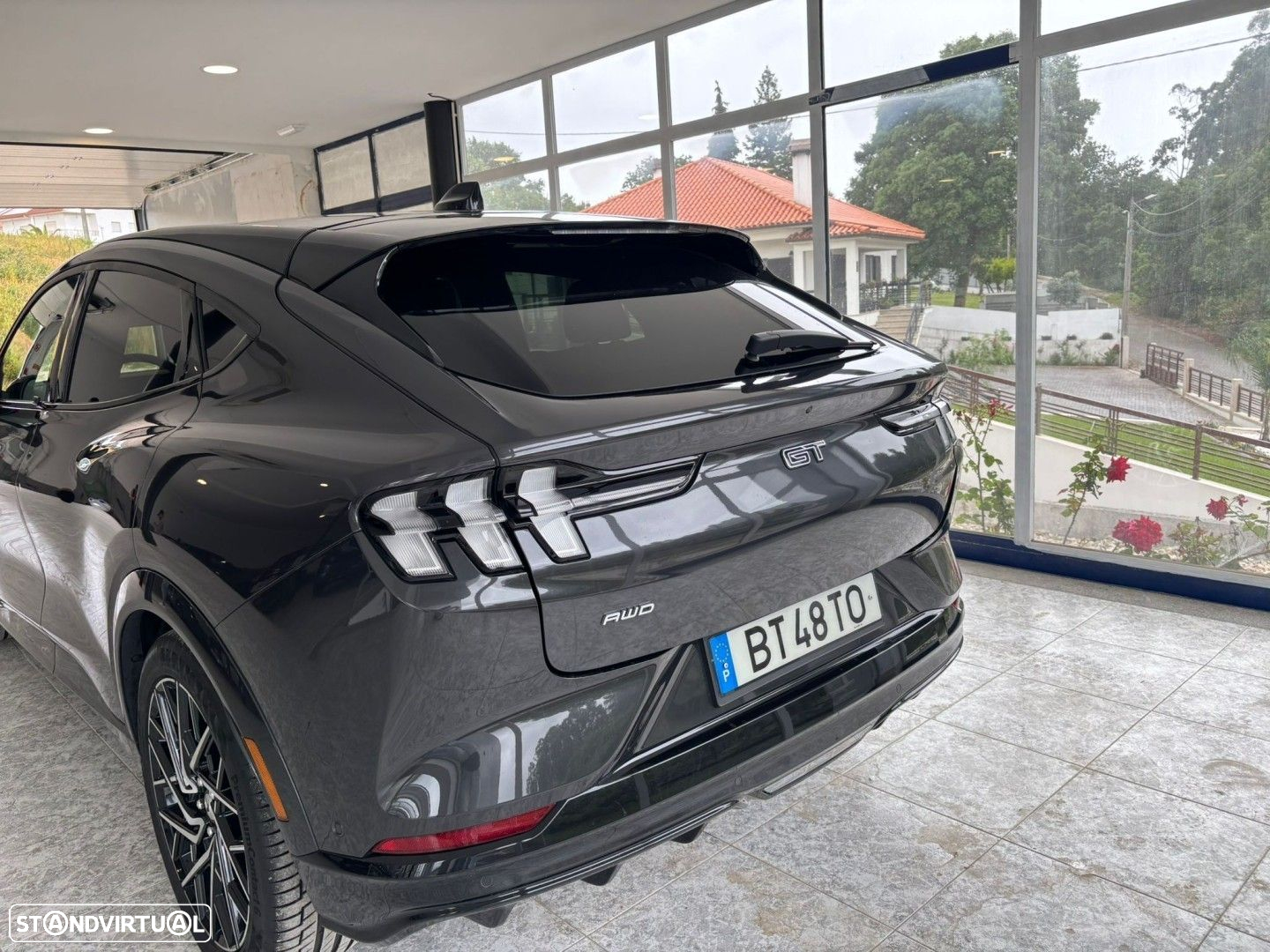Ford Mustang Mach-E GT AWD - 4