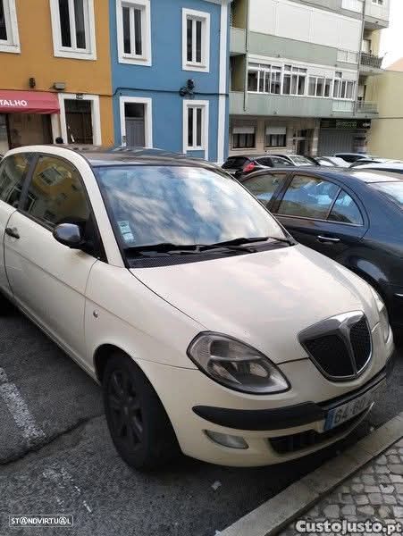 Lancia Ypsilon 1.3 M-jet Argento 4 - 7