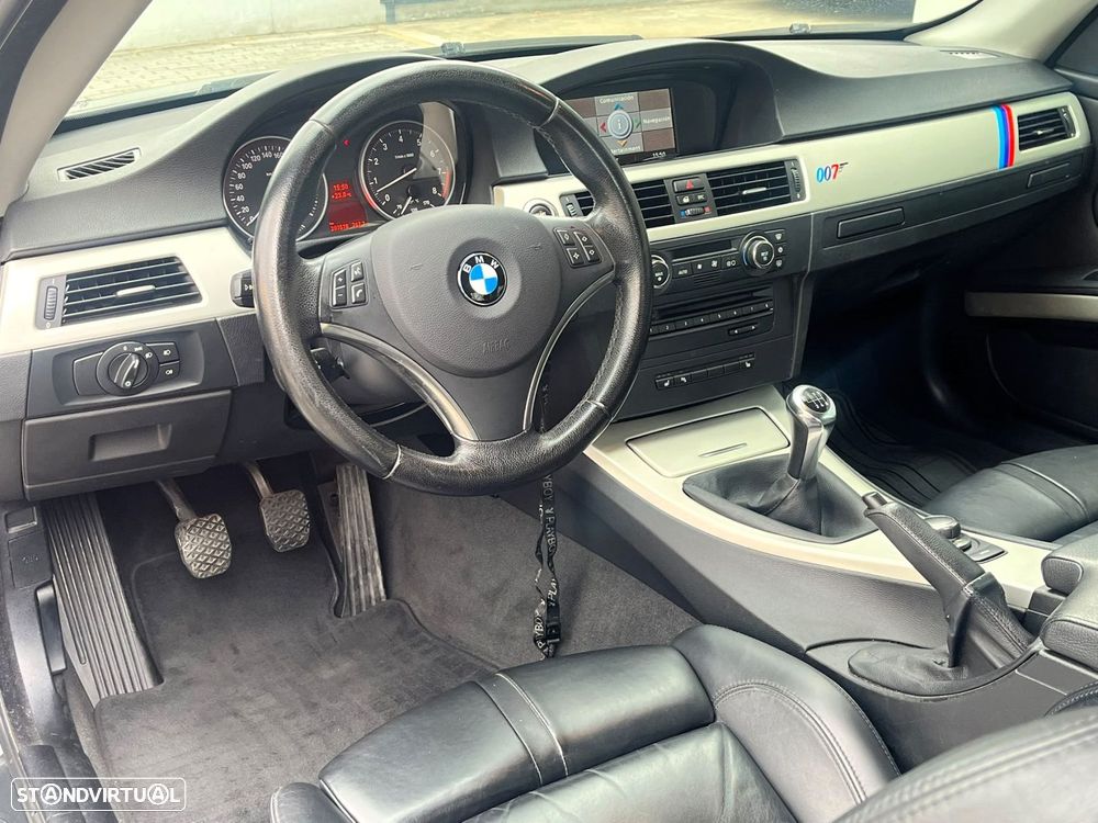 BMW 330 i - 23