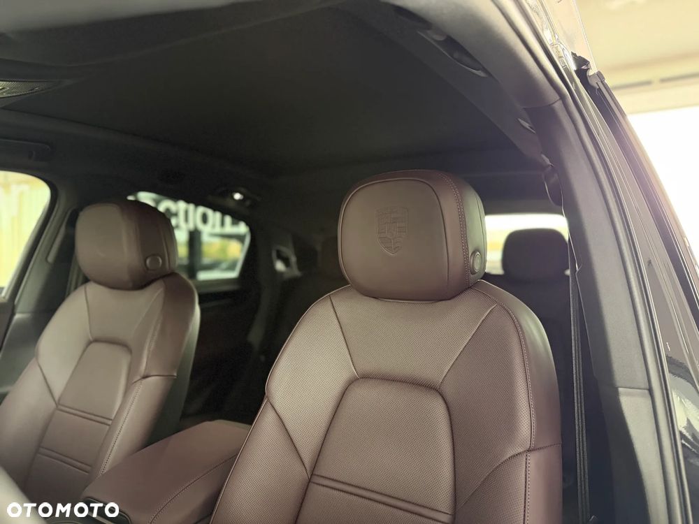 Porsche Cayenne Black Edition - 16