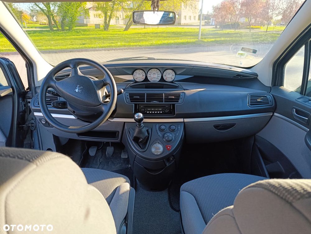 Peugeot 807 - 8