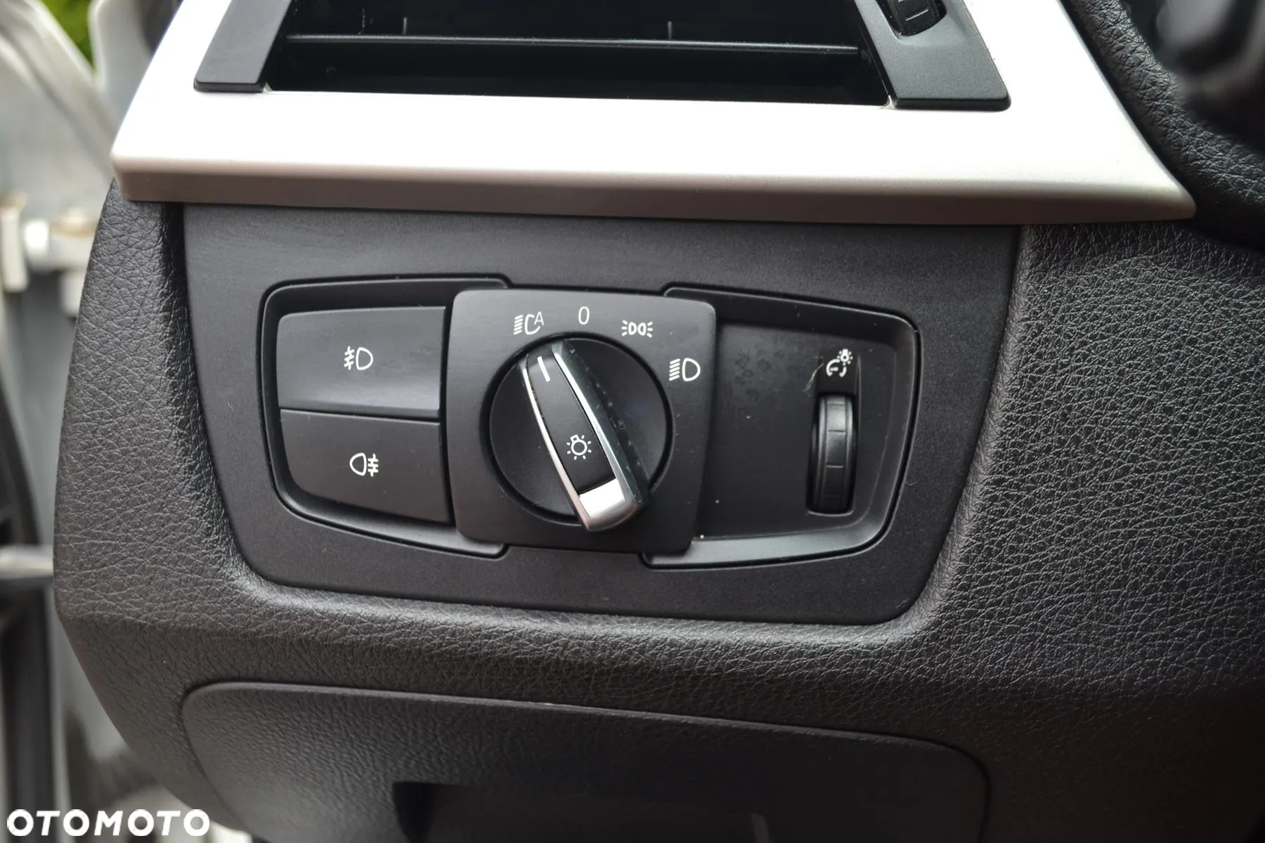 BMW Seria 3 320d Touring Luxury Line - 23