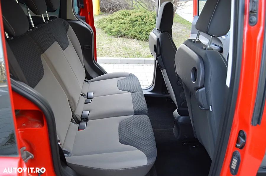 Ford Tourneo Courier 1.5 TDCi Ambiente - 6