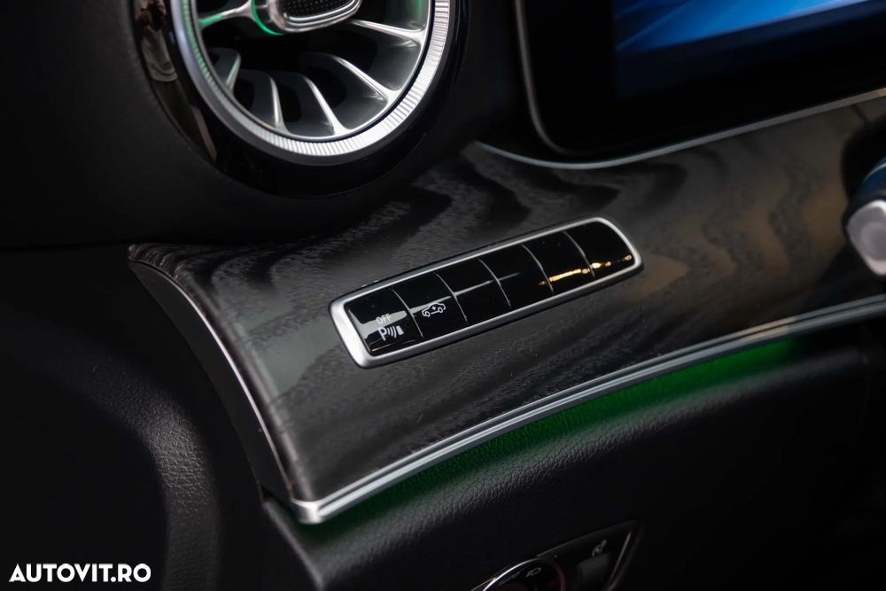 Mercedes-Benz E 53 AMG 4Matic Coupe AMG Speedshift 9G-TRONIC - 24