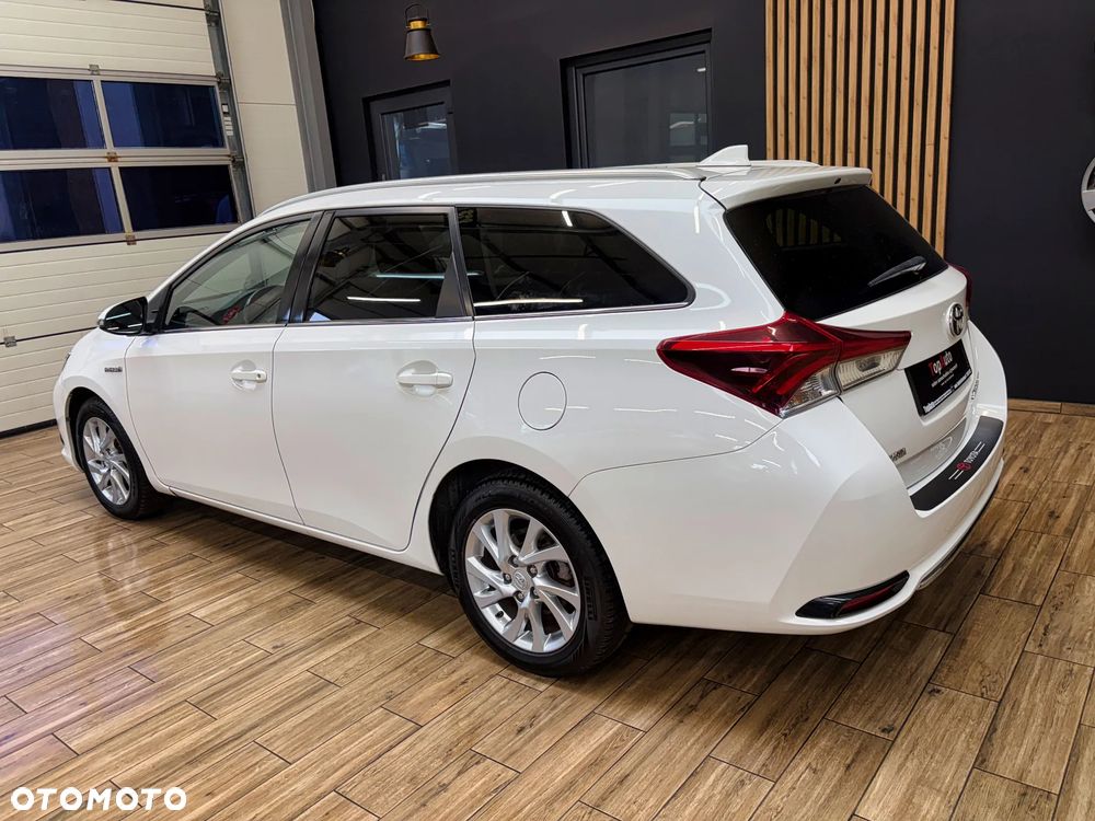 Toyota Auris 1.8 HSD Prestige - 11