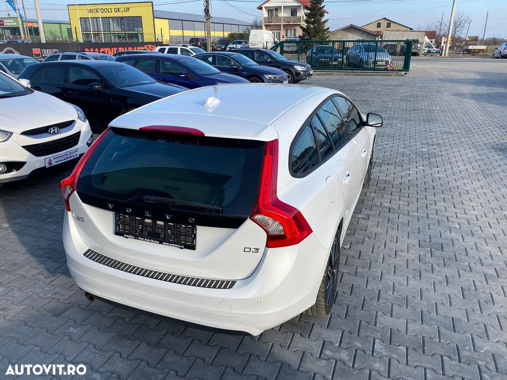 Volvo V60 D3 Kinetic - 4