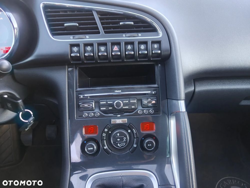 Peugeot 3008 HDi FAP 150 Roland Garros - 22
