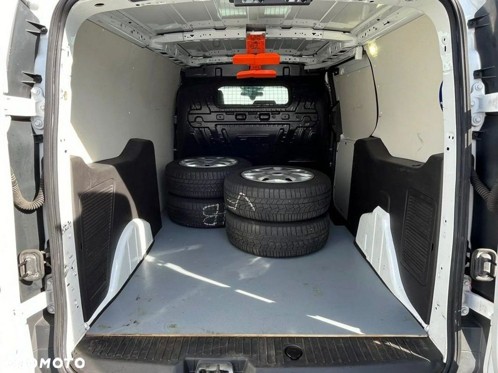 Ford Transit Connect - 13