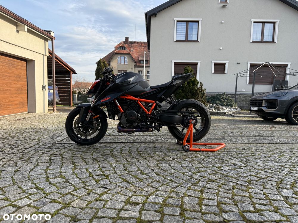 KTM Super Duke - 19