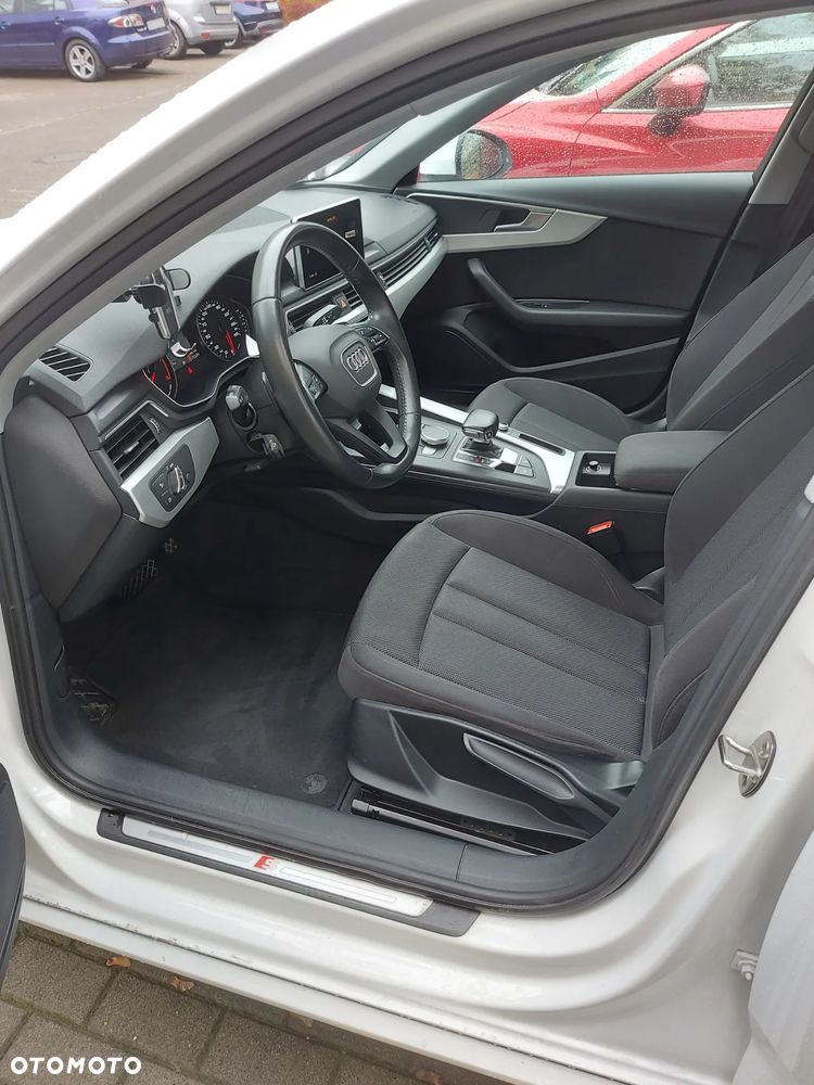 Audi A4 Limousine - 17