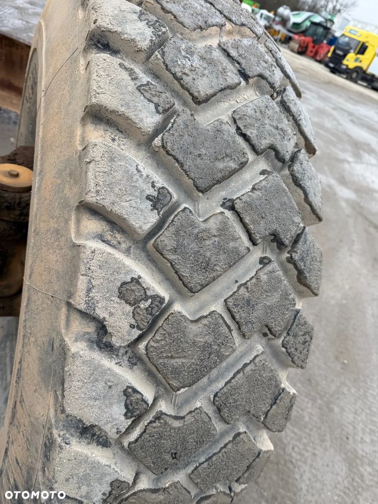 Komatsu GD 705A-4 Równiarka / 17,5 tony / - 13