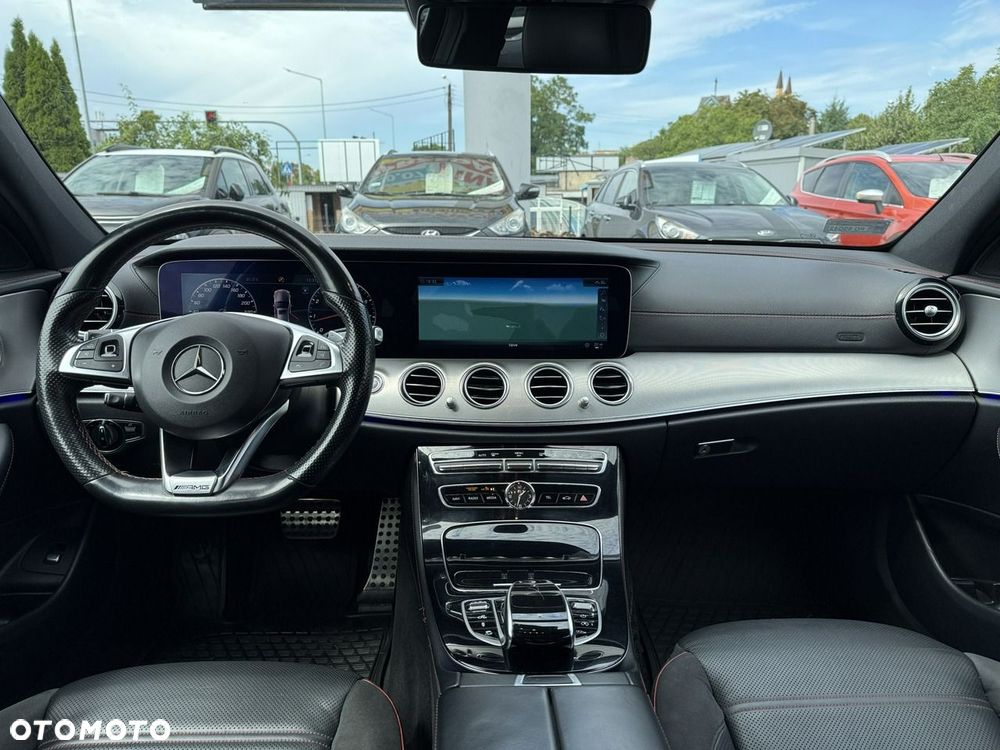 Mercedes-Benz Klasa E AMG 43 4Matic 9G-TRONIC - 28
