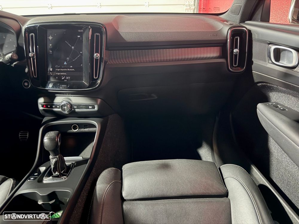 Volvo XC 40 2.0 D3 R-Design - 28