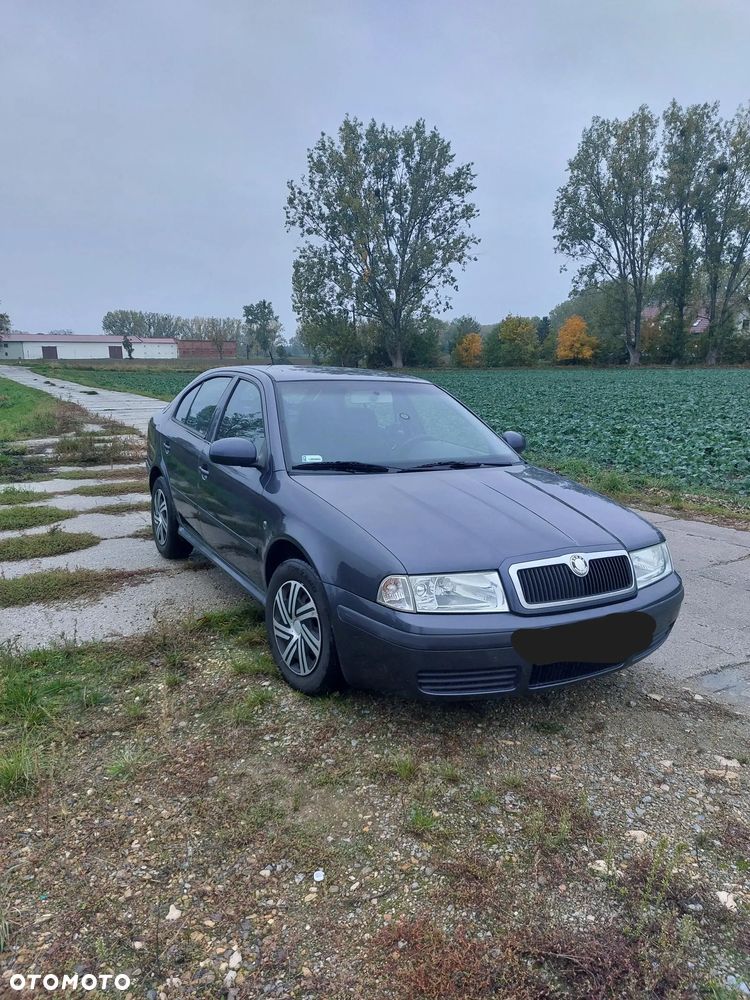 Skoda Octavia 1.6 Tour - 1