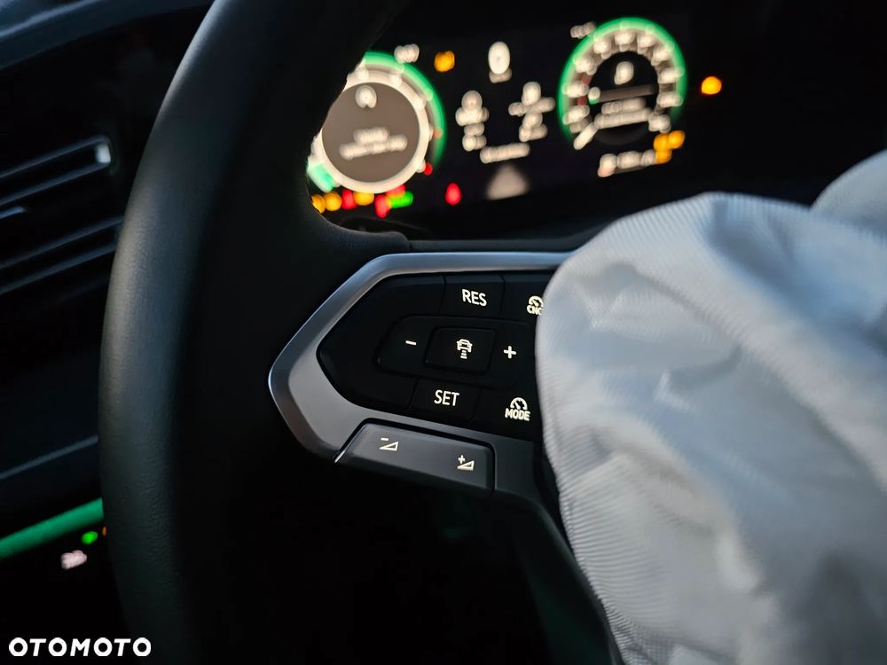 Volkswagen Tiguan 1.5 eTSI Elegance DSG - 40