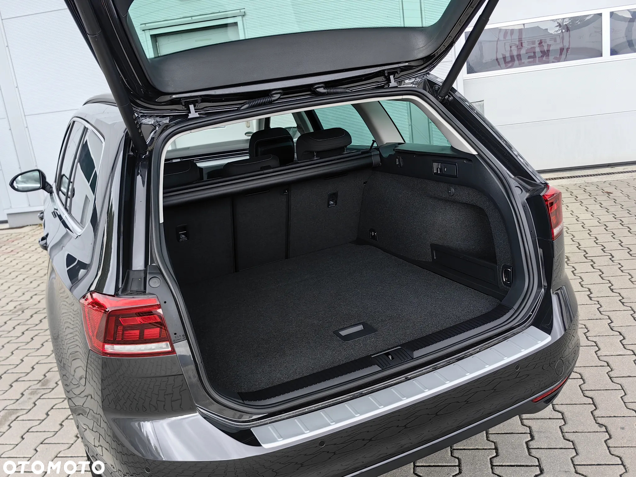 Volkswagen Passat Variant 1.5 TSI OPF DSG Highline - 32
