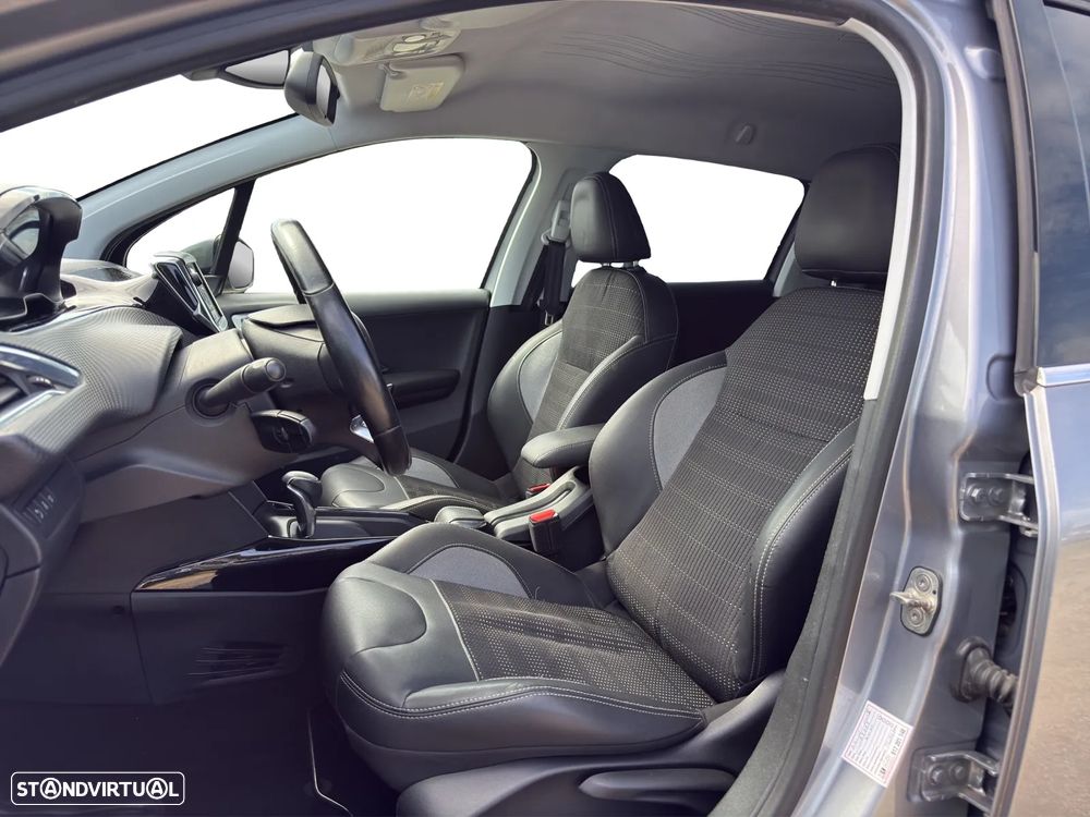 Peugeot 2008 PureTech 110 GPF Stop&Start EAT6 Allure - 11