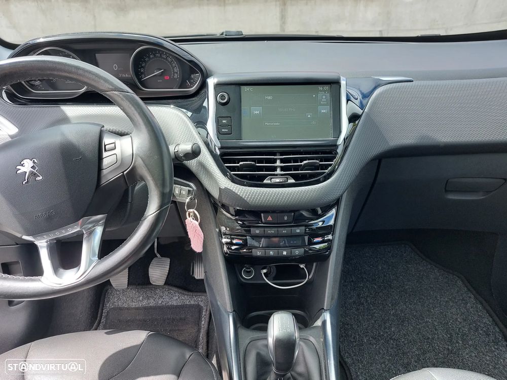 Peugeot 2008 1.2 PureTech Allure - 6