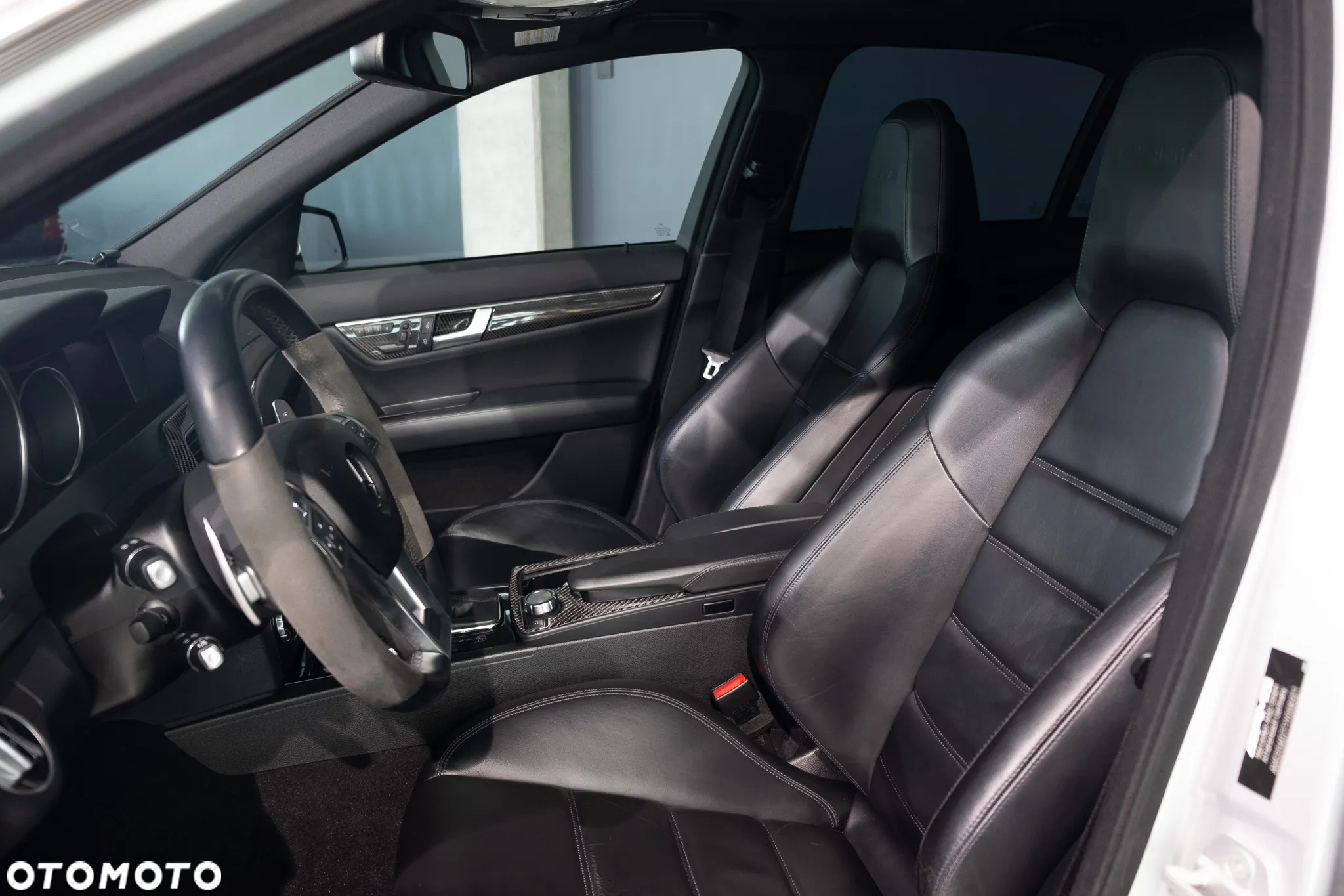 Mercedes-Benz Klasa C 63 AMG AMG SPEEDSHIFT MCT AMG Performance Package - 8