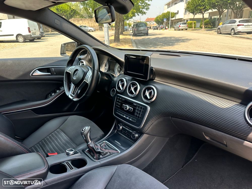 Mercedes-Benz A 180 d AMG Line - 48