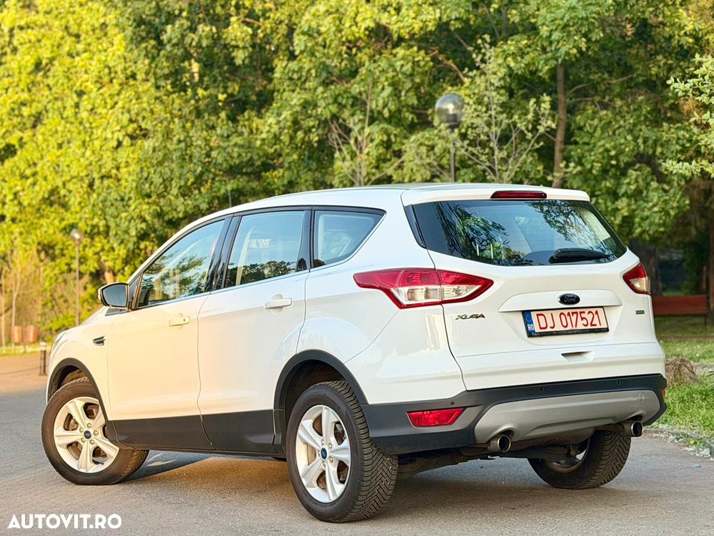 Ford Kuga 1.6 EcoBoost 2x4 Titanium - 5