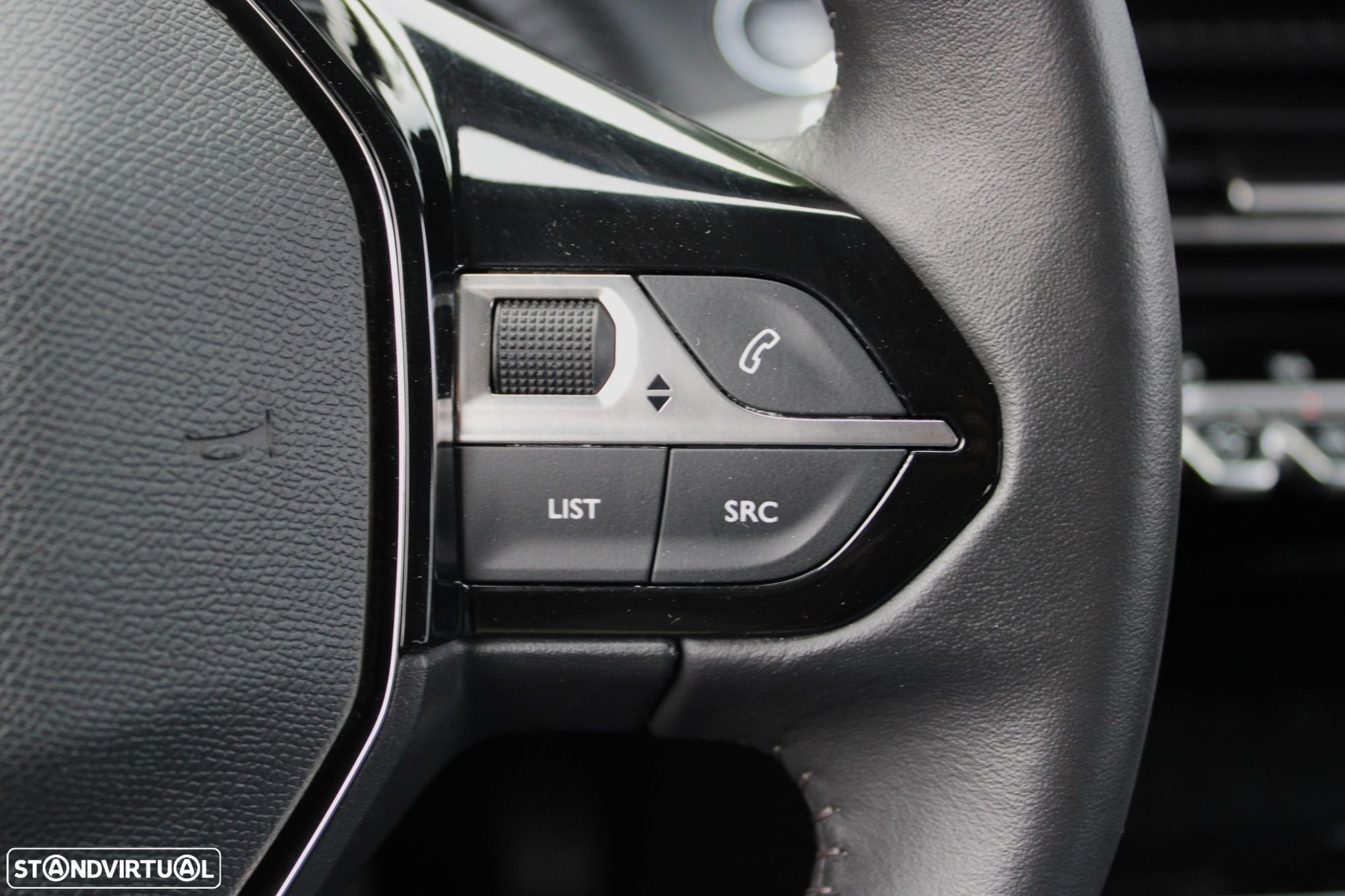 Peugeot e-2008 50 kWh Allure - 23