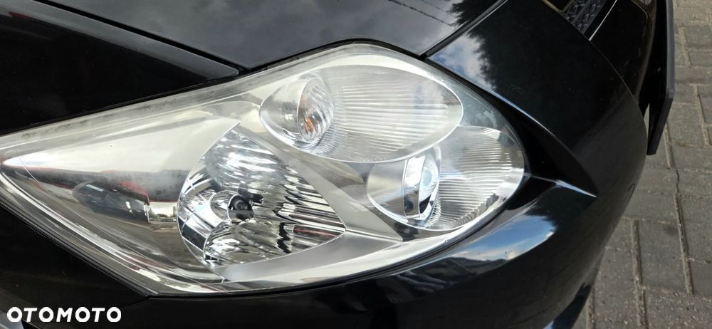 Toyota Auris 1.6 VVT-i Executive - 22